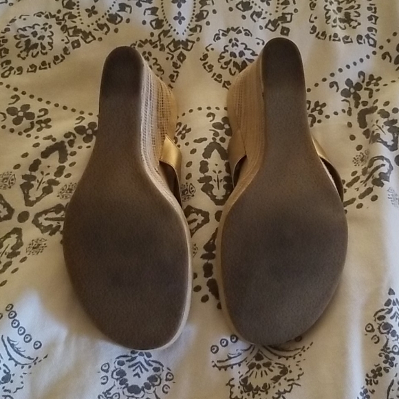 Tan Woven Sandal Wedges - Picture 4 of 6